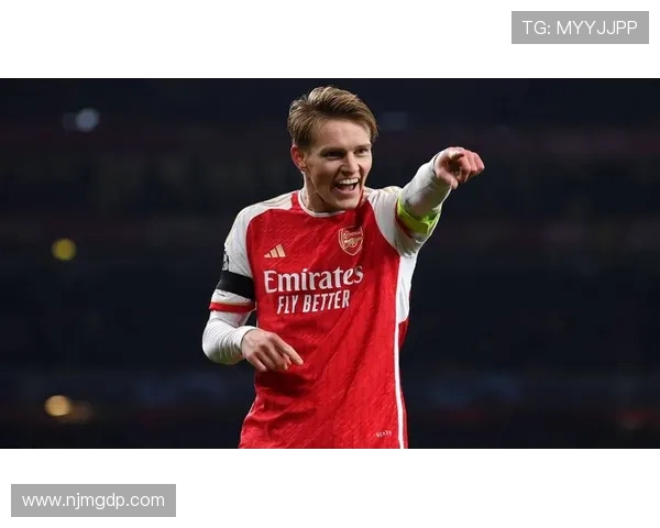 英超红黑条纹球衣有哪些球队在使用？