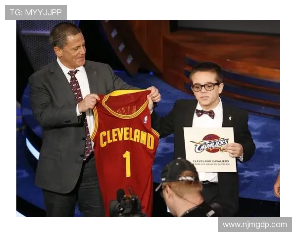 2011年NBA选秀骑士用状元签选中凯里欧文成为新科状元
